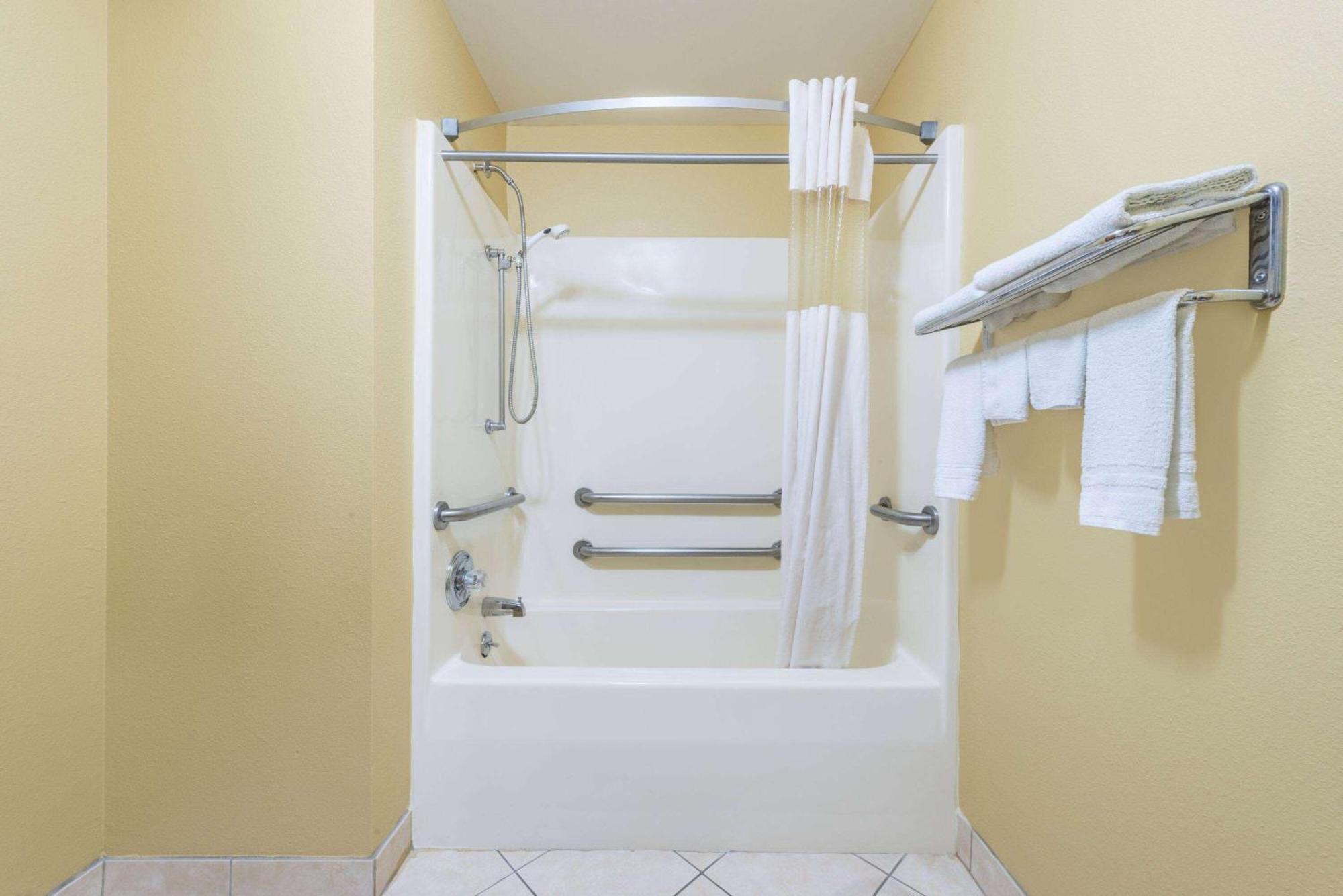 ซูเปอร์ 8 บาย วินด์แฮม ทรอย อิลลินอยส์/เซนต์หลุยส์ แอเรีย Hotel Troy ภายนอก รูปภาพ